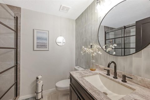 Townhouse in Sarasota, Florida 3 bedrooms, 150.04 sq.m. № 2200066 - photo 16