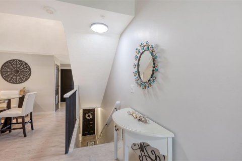 Townhouse in Sarasota, Florida 3 bedrooms, 150.04 sq.m. № 2200066 - photo 4