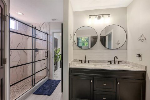 Townhouse in Sarasota, Florida 3 bedrooms, 150.04 sq.m. № 2200066 - photo 21