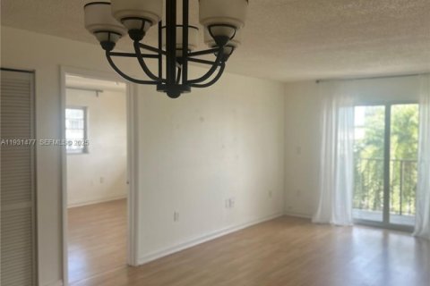 Copropriété à louer à Miami Beach, Floride: 2 chambres, 85.47 m2 № 1990116 - photo 4