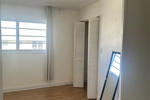 Copropriété à louer à Miami Beach, Floride: 2 chambres, 85.47 m2 № 1990116 - photo 10