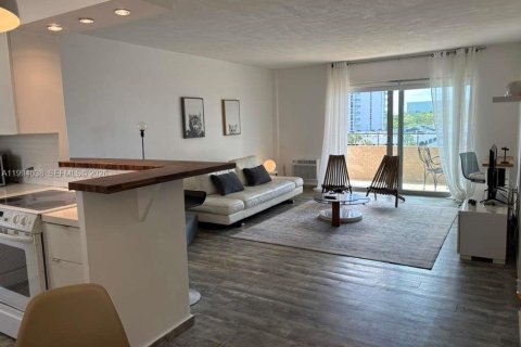 Appartement à louer à Sunny Isles Beach, Floride: 1 chambre, 59.36 m2 № 2055685 - photo 4