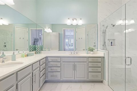 Condo in Bradenton, Florida, 4 bedrooms  № 1628993 - photo 18