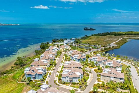 Condo in Bradenton, Florida, 4 bedrooms  № 1628993 - photo 2
