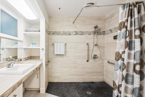 Villa ou maison à louer à Plantation, Floride: 4 chambres, 184.78 m2 № 1991484 - photo 15