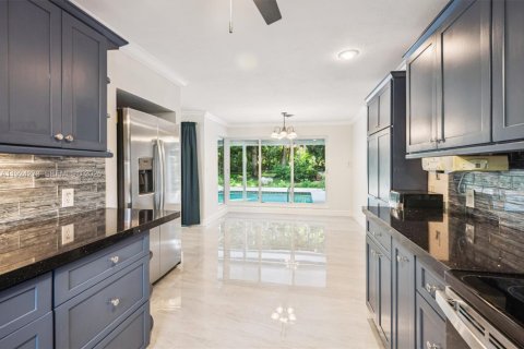 Villa ou maison à louer à Plantation, Floride: 4 chambres, 184.78 m2 № 1991484 - photo 2