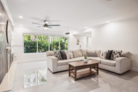 Villa ou maison à louer à Plantation, Floride: 4 chambres, 184.78 m2 № 1991484 - photo 1