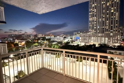 Condo in Miami, Florida, 2 bedrooms № 2256953 - photo 26