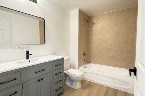 Condo in Miami, Florida, 2 bedrooms № 2256953 - photo 25