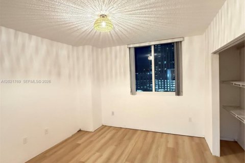 Condo in Miami, Florida, 2 bedrooms № 2256953 - photo 24