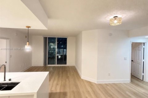 Condo in Miami, Florida, 2 bedrooms № 2256953 - photo 7