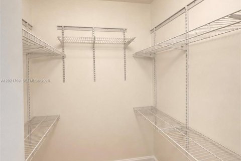Condo in Miami, Florida, 2 bedrooms № 2256953 - photo 22