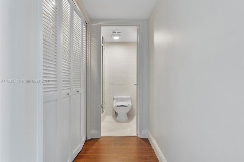 Купить кондоминиум в Майами-Бич, Флорида 22.95м2, № 2035677 - фото 24