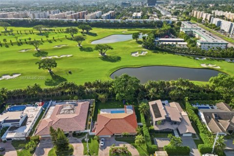 Villa ou maison à Hallandale Beach, Floride 4 chambres, 264.68 m2 № 2181992