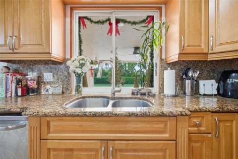 Casa en venta en Hallandale Beach, Florida, 4 dormitorios, 264.68 m2 № 2181992 - foto 14