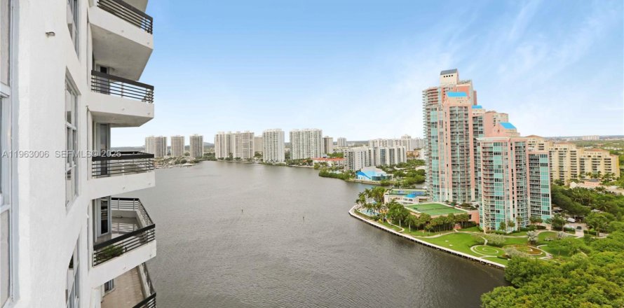 Condo in Aventura, Florida, 2 bedrooms  № 2023962