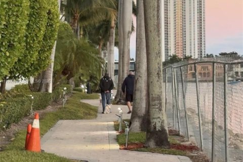 Condominio en venta en Aventura, Florida, 2 dormitorios, 126.81 m2 № 2023962 - foto 21