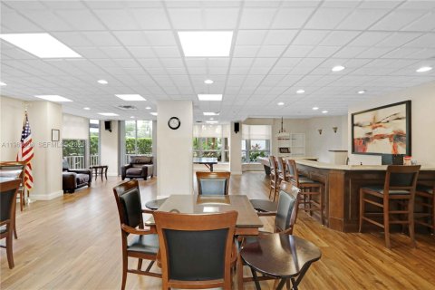 Condo in Aventura, Florida, 2 bedrooms  № 2023962 - photo 12