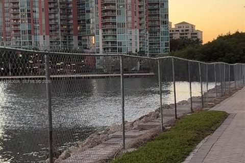 Condominio en venta en Aventura, Florida, 2 dormitorios, 126.81 m2 № 2023962 - foto 26