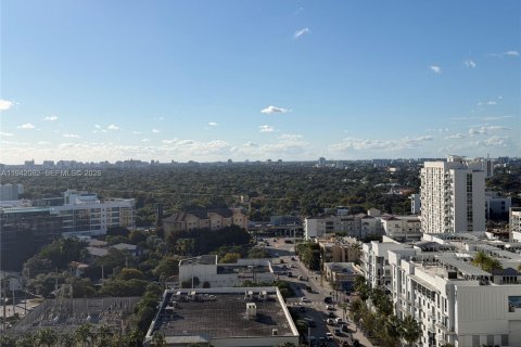 Condo in Miami, Florida  № 2000764 - photo 3