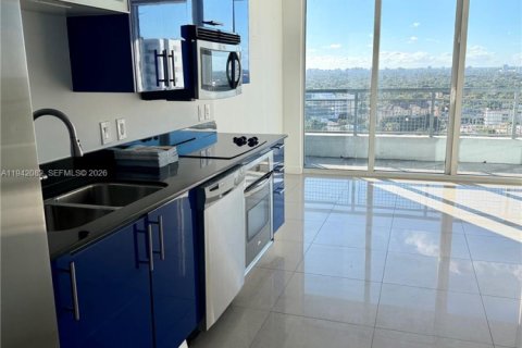 Condo in Miami, Florida  № 2000764 - photo 5