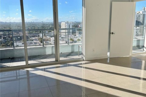 Condo in Miami, Florida  № 2000764 - photo 6