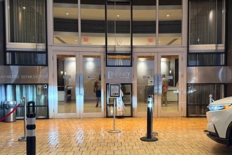 Condo in Miami, Florida  № 2000764 - photo 2