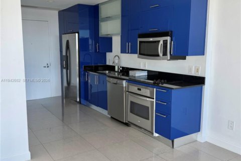 Condo in Miami, Florida  № 2000764 - photo 4