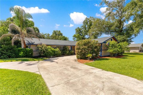 Casa en Ocala, Florida 3 dormitorios, 153.85 m2 № 2364140