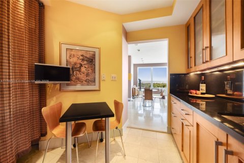 Condominio en venta en Miami Beach, Florida, 2 dormitorios, 119.19 m2 № 1748771 - foto 8