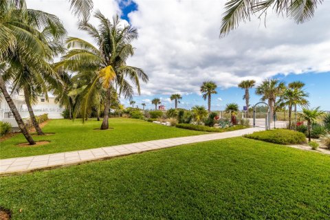 Condominio en venta en Miami Beach, Florida, 2 dormitorios, 119.19 m2 № 1748771 - foto 30