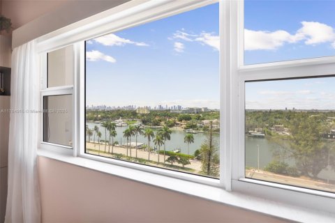 Condominio en venta en Miami Beach, Florida, 2 dormitorios, 119.19 m2 № 1748771 - foto 19