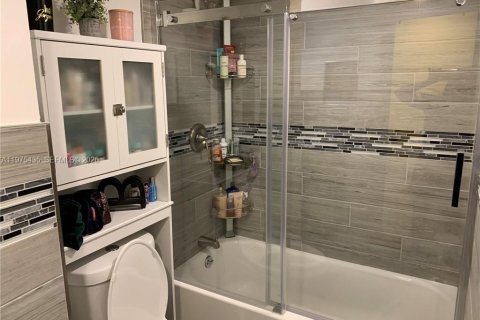 Снять в аренду кондоминиум в Тамарак, Флорида 2 спальни, 95.22м2, № 2038451 - фото 8