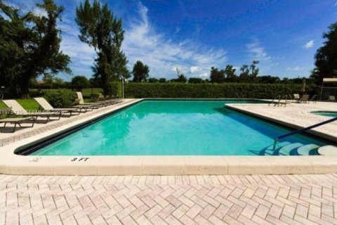 Снять в аренду кондоминиум в Тамарак, Флорида 2 спальни, 95.22м2, № 2038451 - фото 14