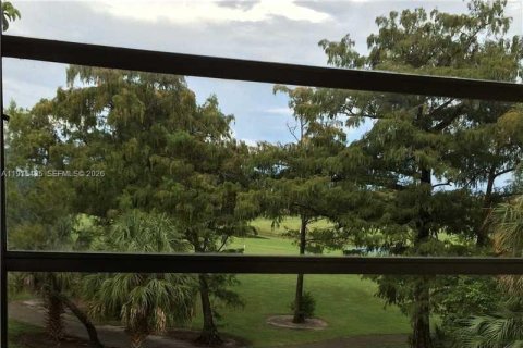 Снять в аренду кондоминиум в Тамарак, Флорида 2 спальни, 95.22м2, № 2038451 - фото 10