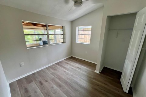 House in Tampa, Florida 4 bedrooms, 197.32 sq.m. № 1843278 - photo 20