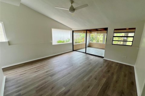House in Tampa, Florida 4 bedrooms, 197.32 sq.m. № 1843278 - photo 16