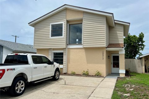 House in Tampa, Florida 4 bedrooms, 197.32 sq.m. № 1843278 - photo 1
