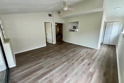 House in Tampa, Florida 4 bedrooms, 197.32 sq.m. № 1843278 - photo 9
