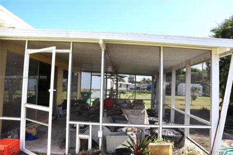 House in Homestead, Florida 3 bedrooms, 86.4 sq.m. № 1872219 - photo 14