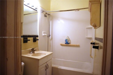 House in Homestead, Florida 3 bedrooms, 86.4 sq.m. № 1872219 - photo 7