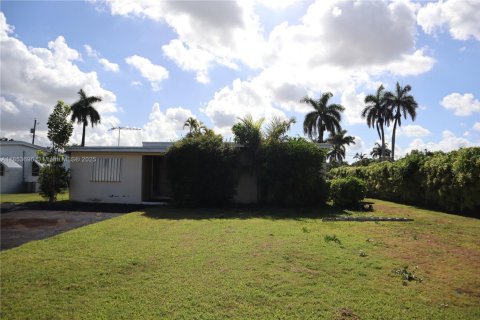 House in Homestead, Florida 3 bedrooms, 86.4 sq.m. № 1872219 - photo 2