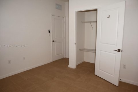 Villa ou maison à louer à Homestead, Floride: 3 chambres, 167.13 m2 № 2051469 - photo 14