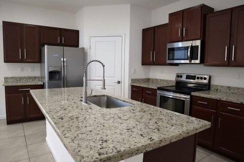 Villa ou maison à louer à Homestead, Floride: 3 chambres, 167.13 m2 № 2051469 - photo 9