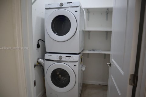 Villa ou maison à louer à Homestead, Floride: 3 chambres, 167.13 m2 № 2051469 - photo 21