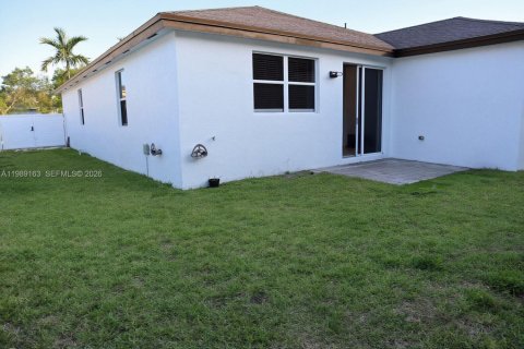 Villa ou maison à louer à Homestead, Floride: 3 chambres, 167.13 m2 № 2051469 - photo 23
