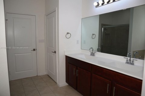 Villa ou maison à louer à Homestead, Floride: 3 chambres, 167.13 m2 № 2051469 - photo 19