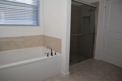 Villa ou maison à louer à Homestead, Floride: 3 chambres, 167.13 m2 № 2051469 - photo 20