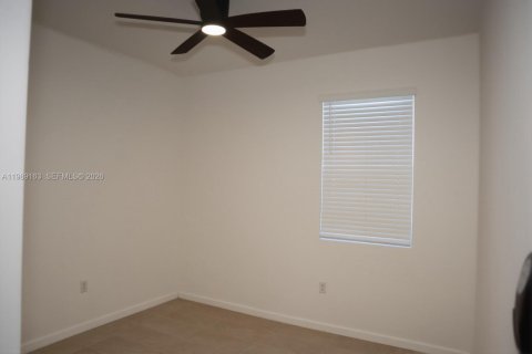 Villa ou maison à louer à Homestead, Floride: 3 chambres, 167.13 m2 № 2051469 - photo 13