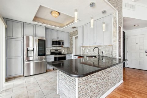 Condo in Tampa, Florida, 2 bedrooms  № 1636280 - photo 10